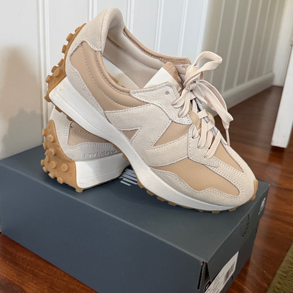 New Balance 327 Beige and Brown Sneakers Size 9